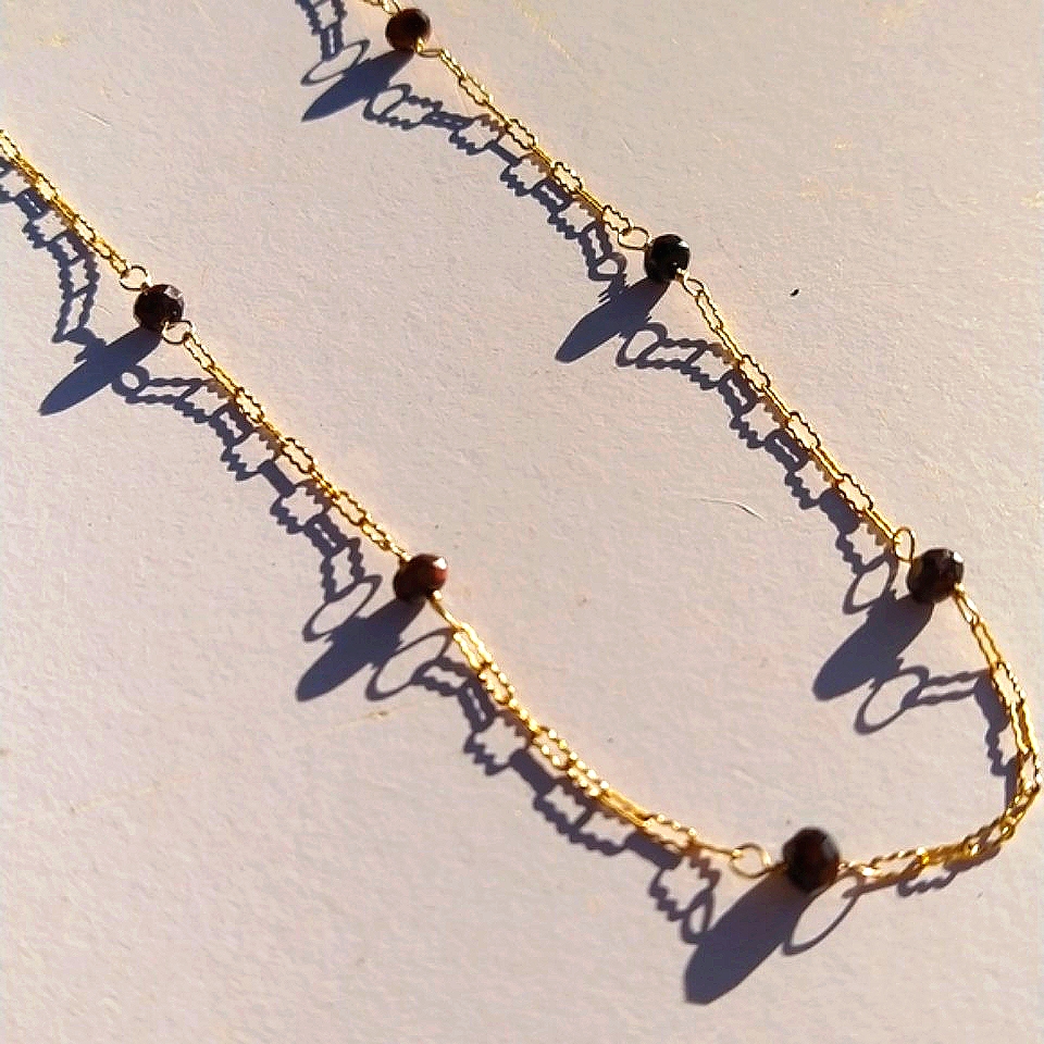Delicate Chain With Tiger Eye & Labradorite Stones